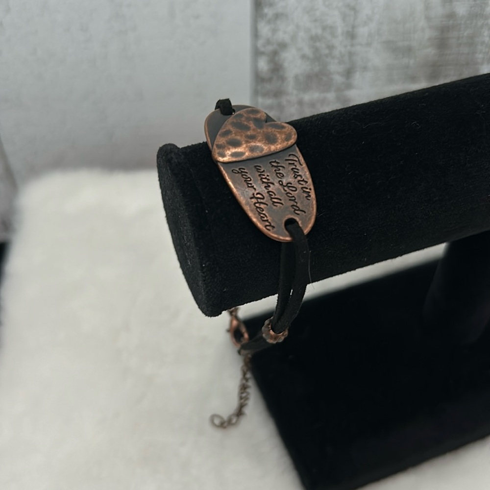 Copper and leather bracelet